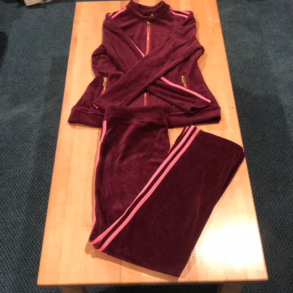 Women’s sweatshirt and sweatpants